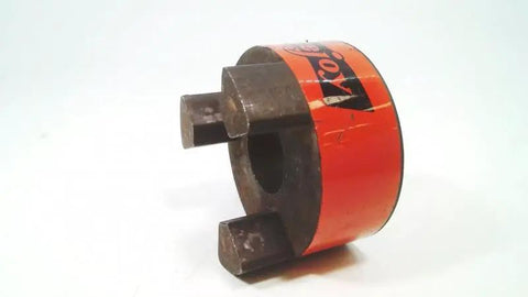 Standard Jaw Coupling Hub Built Tough As Nails With Killer Sintered Iron Construction Rock Solid Grip For Heavy Machinery 0.5 Inch Bore side view