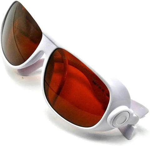 Straight Up Laser Safety Goggles Delivering Grind Proof Eye Protection Across 532Nm 980Nm And 1064Nm With OD4 Plus Shield For Yag Tools And Workshop Grind with tinted lenses.
