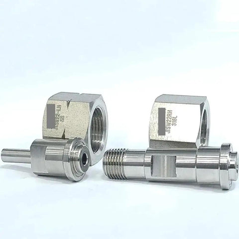 JISW22 Right Hand Female To One Quarter Inch Tube Auto Weld SUS316L stainless steel connector fitting close-up