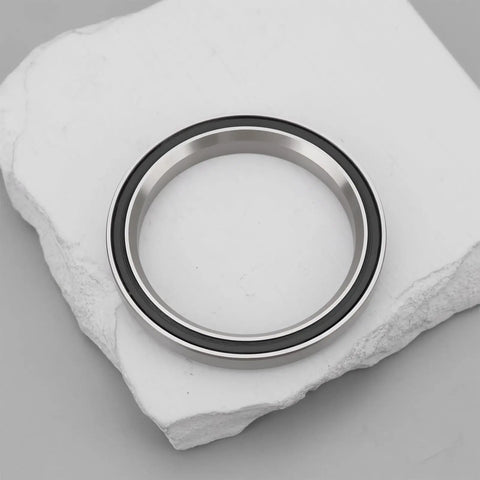 Quality Bicycle Headset Bearing 40X51X6.5Mm With 36 Degree Cups on a light background for Trek Madone smooth steering.