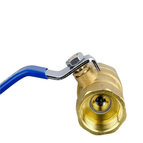Pro Grade 1 Inch Brass Bsp Thread Ball Valve Equipped With Smooth Acting Lever Handle for copper plumbing and water lines close-up.