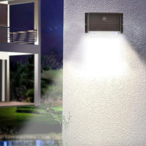 Wall Pack Light High Efficiency No Fuss 30W 4050lm 5000K Dusk To Dawn Photocell Outdoor Security Flood Light mounted on wall