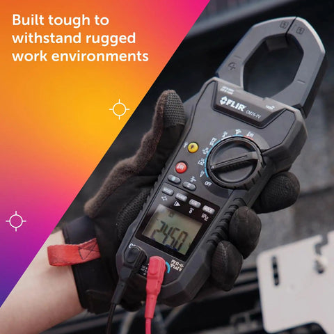 Hand holding Solar String Clamp Meter With METERLiNK Wireless Connectivity For Commercial And Industrial Electrical Inspections