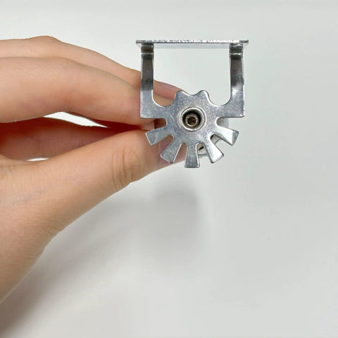 Top Notch Sidewall Fire Sprinkler Head One Inch Thread No Fuss Automatic Heat Activation At 155 Fahrenheit Heavy Duty Build