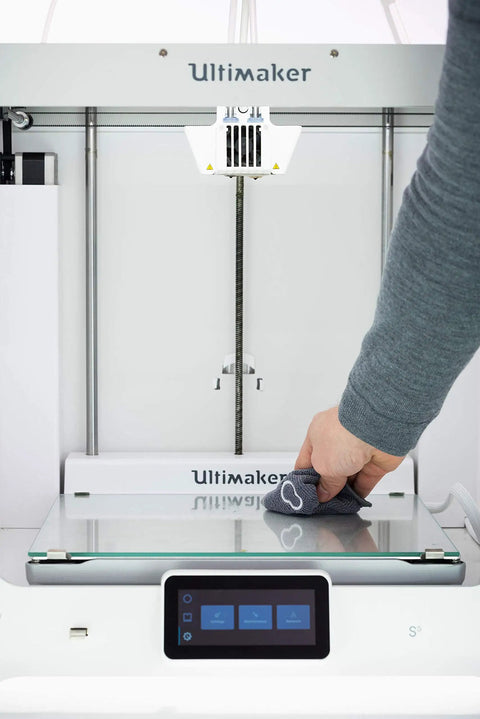 Hella Smooth 3D Printer Bed Adhesive Kit For Pla Abs Nylon Pc And Pp Filament Includes Cleaning Cloth used on Ultimaker glass bed.