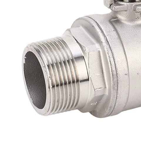 1 1/4 Inch NPT Ball Valve With 1000 WOG Rating And Rust Resistant 304 Stainless Steel Body close-up of threaded connection