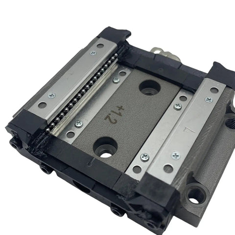 Close-up of Beefed Up Guide Rail HRW35CA HRW35CA1UU for 3D Printer CNC Machines Guideway System Sliding Block High Precision Bearing.