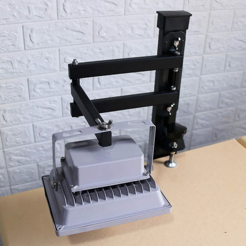 Heavy Duty Bang For Buck 20W Led Uv Exposure Unit With Dead Accurate 365Nm Beam For Easy Screen Printing Plate Making And Sharp Stencil Transfers Daily, gray UV light panel mounted on a desktop clamp.