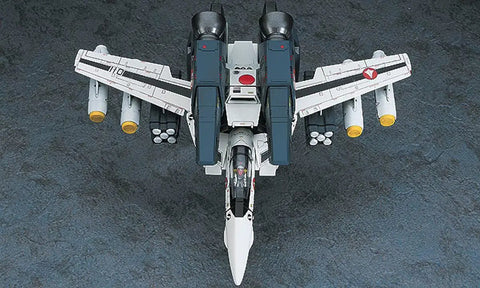 Top view of Macross One Seventy Two Valkyrie Weapon Set for Plastic Model Kit with missiles and cannons attached