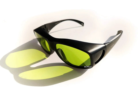 Heavy Duty Laser Safety Glasses Delivering Full Coverage Broad Spectrum Eye Protection For Uv To Far Infrared Range CE En207 Shop Tested Top Shelf Protective Eyewear Anti Glare Lightweight Comfort Fit Gear with green lenses