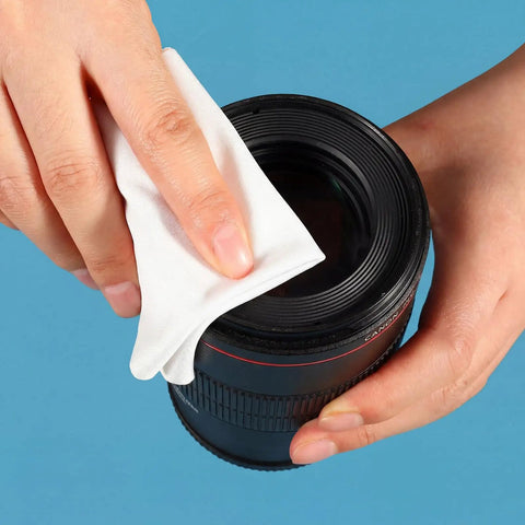 Pro Grade Cleanroom Microfiber Wipes 100 Pack, lint free cloth cleaning a camera lens with a 6x6 inch disposable lab wipe