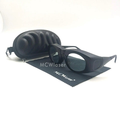 Laser Safety Glasses 980 To 2500Nm Absorption Block Glare And Sparks Crafted For Clinics And Labs, lightweight polycarbonate with case and cloth.