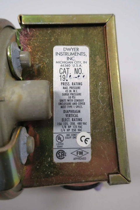 Rugged Heavy Duty Low Differential Pressure Switch Rated At Forty Five Inch Water Column And Four Eighty Vac With Fifteen Amp Output label detail