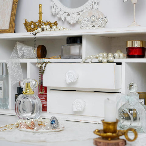 Dresser with Six Pack Resin Beach Conch Cabinet Knobs In Antique White Finish, 3D Shell Pull Handles, Coastal Ocean Decor