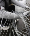18 Inch Cut Resistant Sleeves Set For Kitchen And Outdoor Work Grade 5 Anti Cut Knit Arm Covers in use with metal wire
