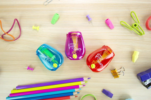 Curved Handheld Manual Pencil Sharpener Boasts A Smooth Ratchet Grip And Adjustable Dial to transform dull points into sharp edges.